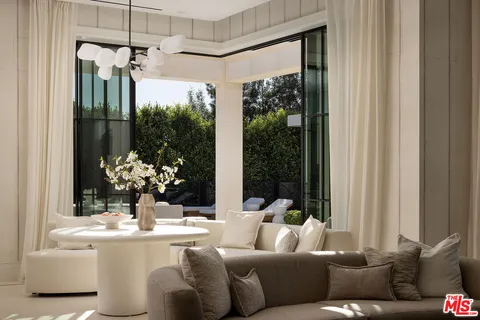 $36,950,000 | 721 North Bonhill Road, Los Angeles, CA 90049