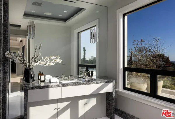 $36,950,000 | 721 North Bonhill Road, Los Angeles, CA 90049