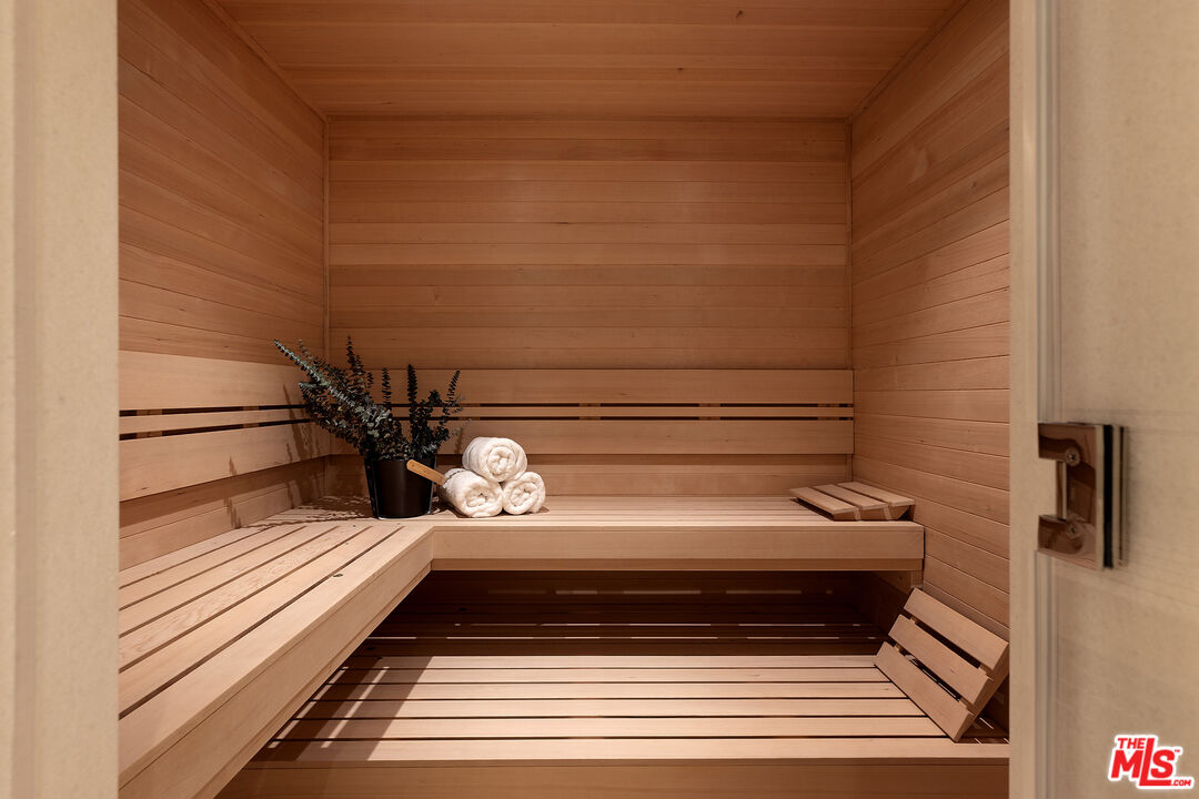 721 North Bonhill Road Los Angeles, CA 90049 - Photo 54 of 64