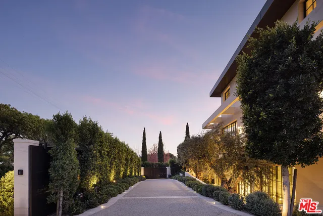 $36,950,000 | 721 North Bonhill Road, Los Angeles, CA 90049