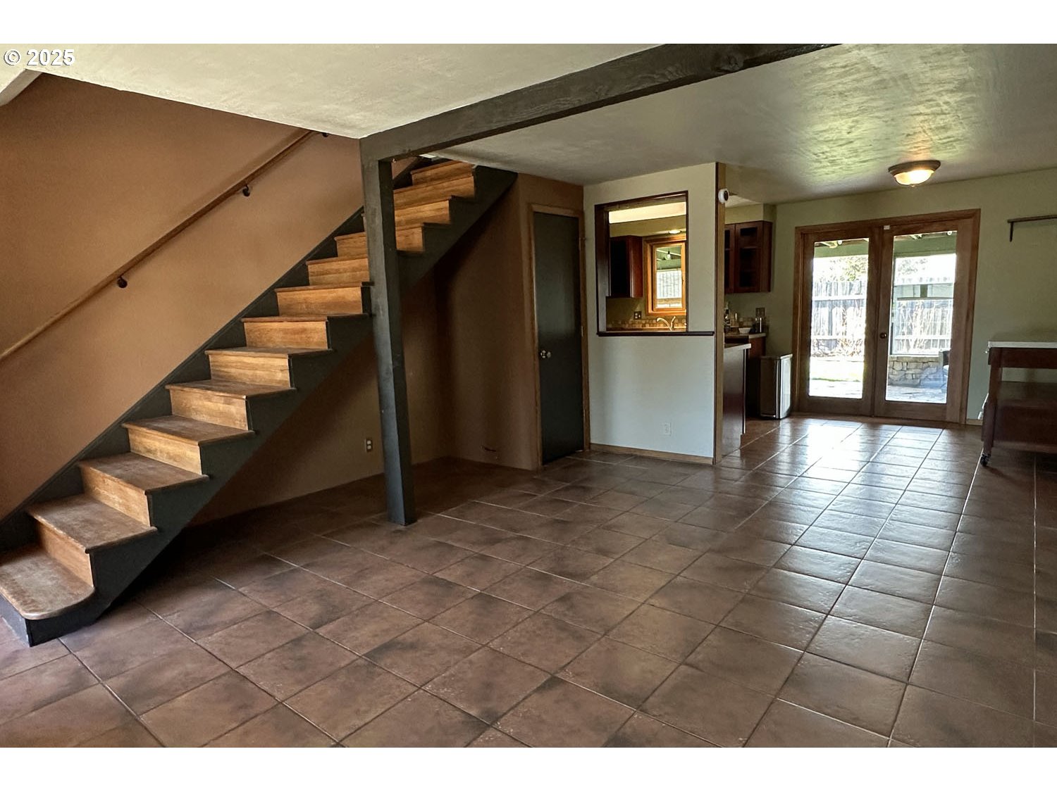 1666 River Road Eugene, OR 97404 - Photo 5 of 35 Gallery Image 5