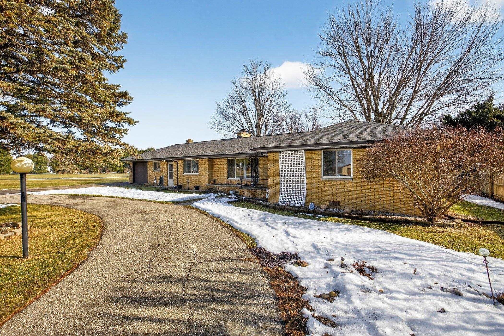 7258 Center Road Mount Morris, MI 48458 - Photo 2 of 46
