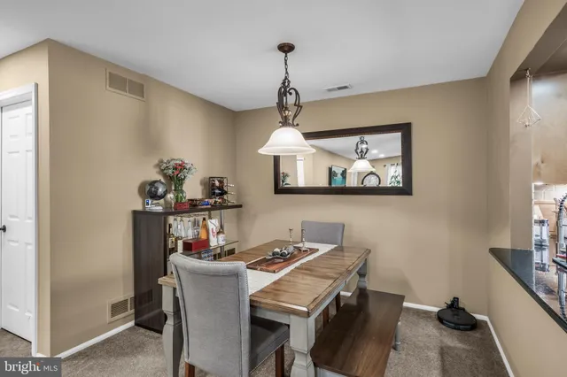 $285,000 | 2904 B Heatherstone Court, Mount Laurel, NJ 08054