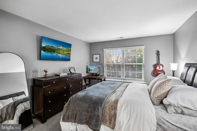 $285,000 | 2904 B Heatherstone Court, Mount Laurel, NJ 08054