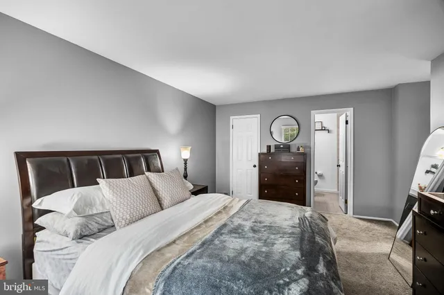 $285,000 | 2904 B Heatherstone Court, Mount Laurel, NJ 08054