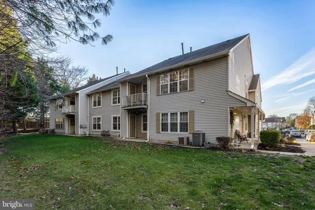 $285,000 | 2904 B Heatherstone Court, Mount Laurel, NJ 08054