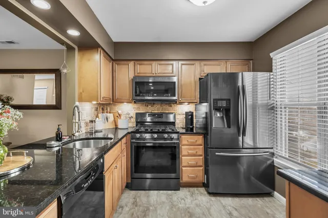 $285,000 | 2904 B Heatherstone Court, Mount Laurel, NJ 08054