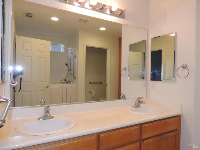 $2,100 | 265 Conway Drive, Rio Vista, CA 94571