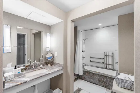 $1,434,900 | 551 North Fort Lauderdale Beach Boulevard, Unit R2205, Fort Lauderdale, FL 33304