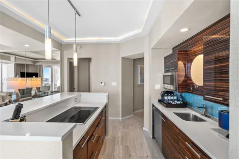 $1,434,900 | 551 North Fort Lauderdale Beach Boulevard, Unit R2205, Fort Lauderdale, FL 33304