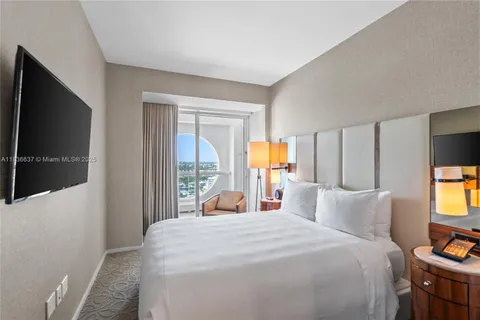 $1,434,900 | 551 North Fort Lauderdale Beach Boulevard, Unit R2205, Fort Lauderdale, FL 33304