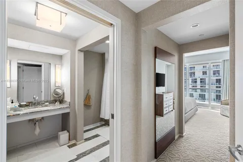 $1,434,900 | 551 North Fort Lauderdale Beach Boulevard, Unit R2205, Fort Lauderdale, FL 33304