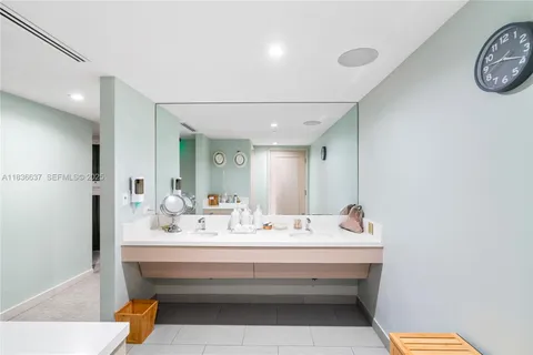 $1,434,900 | 551 North Fort Lauderdale Beach Boulevard, Unit R2205, Fort Lauderdale, FL 33304