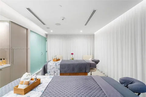 $1,434,900 | 551 North Fort Lauderdale Beach Boulevard, Unit R2205, Fort Lauderdale, FL 33304