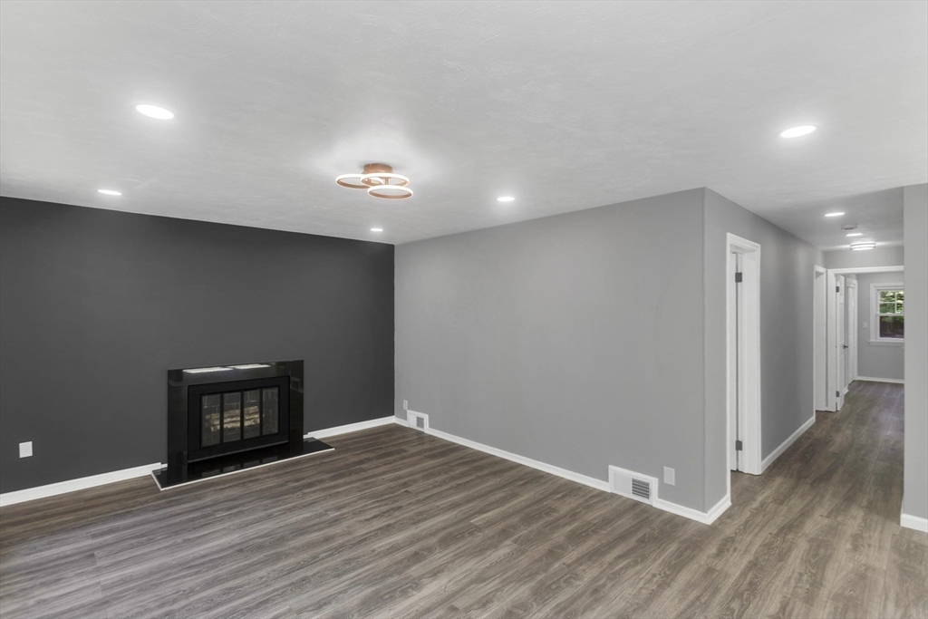 1988 Wilbraham Road Springfield, MA 01129 - Photo 10 of 39