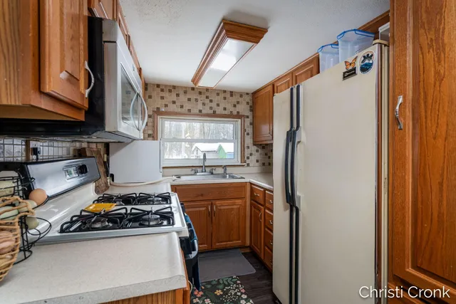 $210,000 | 3779 Willow Drive Northeast, Grand Rapids, MI 49525