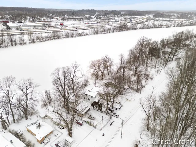 $210,000 | 3779 Willow Drive Northeast, Grand Rapids, MI 49525