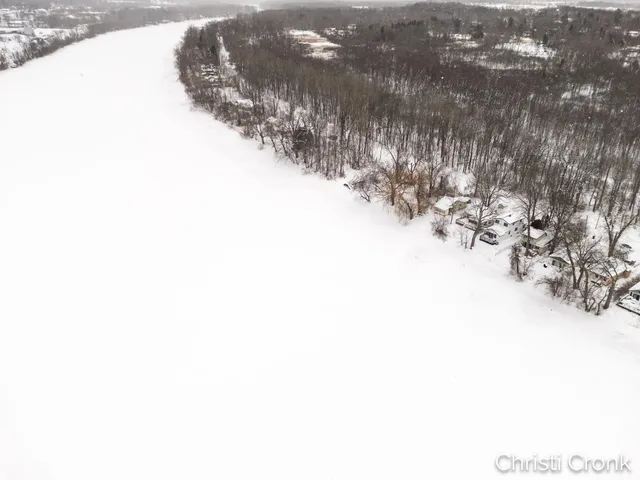 $210,000 | 3779 Willow Drive Northeast, Grand Rapids, MI 49525