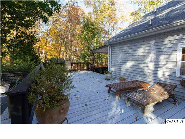 32 Hardwood Road Palmyra, VA 22963 - Photo 27 of 37 Decking