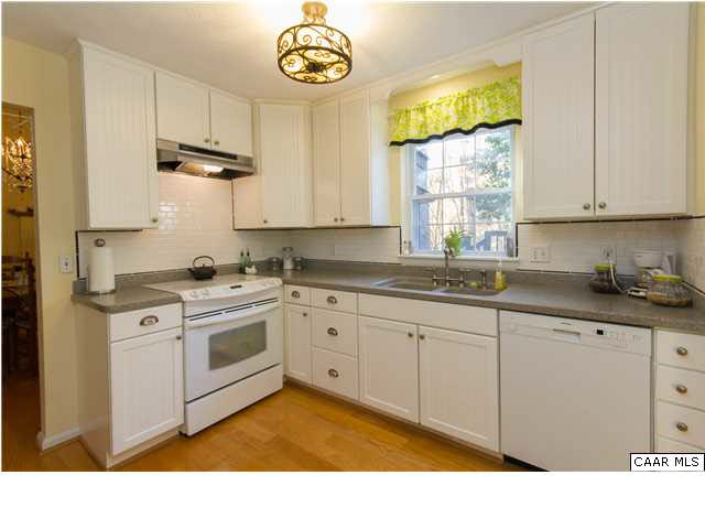32 Hardwood Road Palmyra, VA 22963 - Photo 10 of 37 Designed to look as a French Kitchen