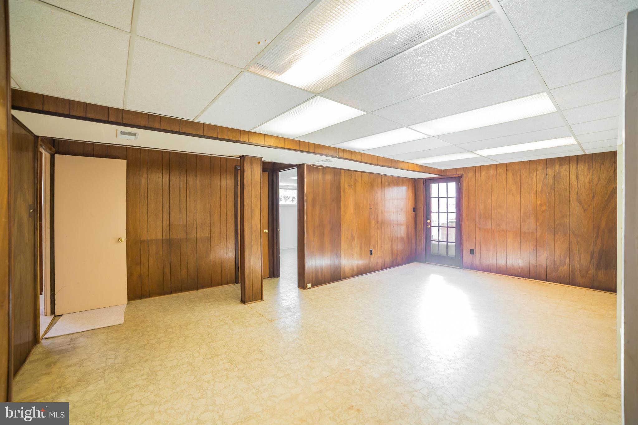11608 Gilsan Street Silver Spring, MD 20902 - Photo 21 of 28 Large workshop/office/storage room