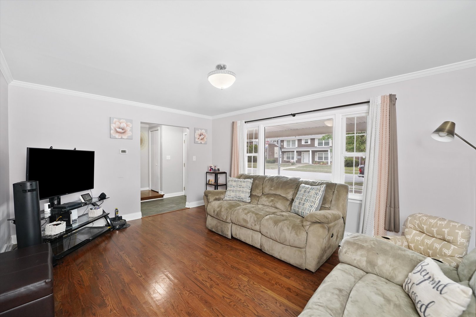 18214 Locust Street Lansing, IL 60438 - Photo 8 of 21 Gallery Image 8