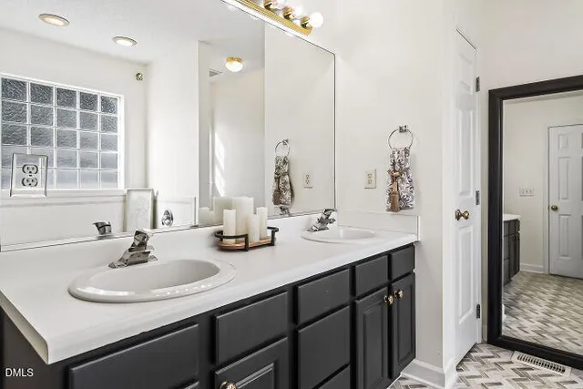 $454,900 | 6733 Oviedo Drive, Raleigh, NC 27603