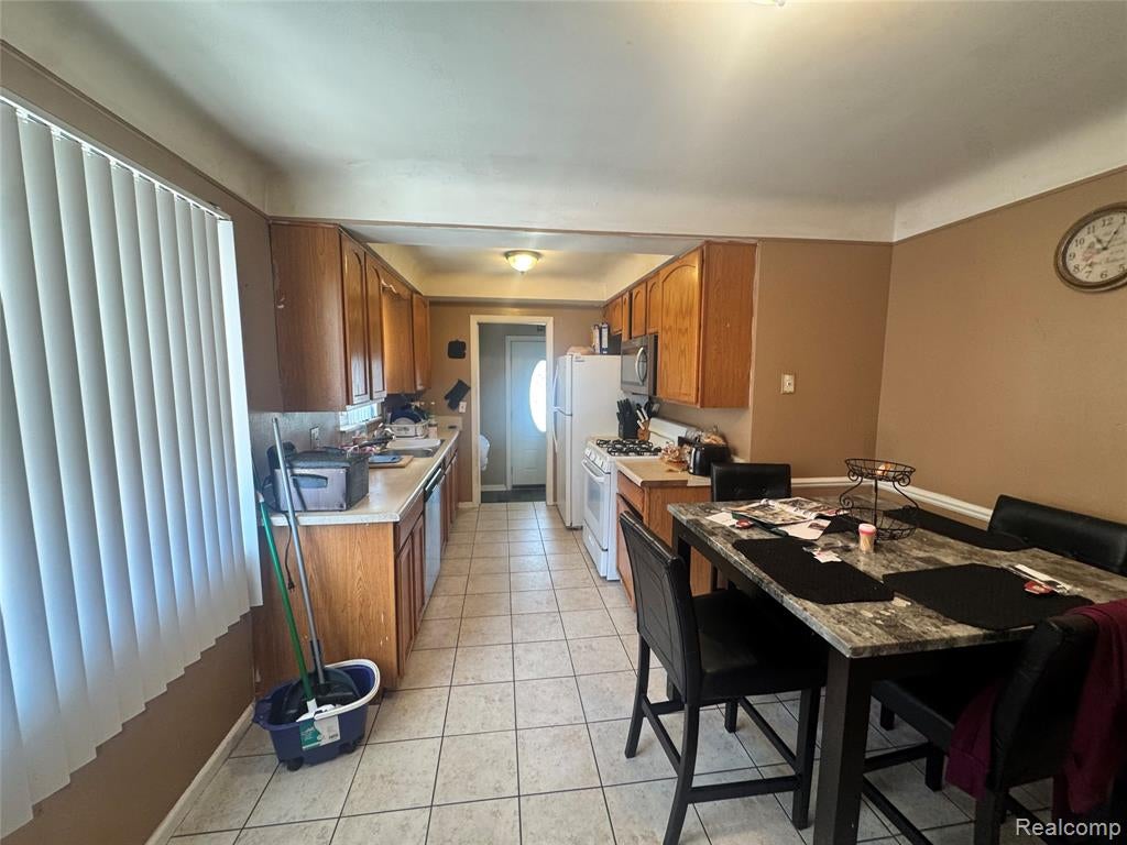 22122 Kelly Road Eastpointe, MI 48021 - Photo 5 of 10 Gallery Image 5