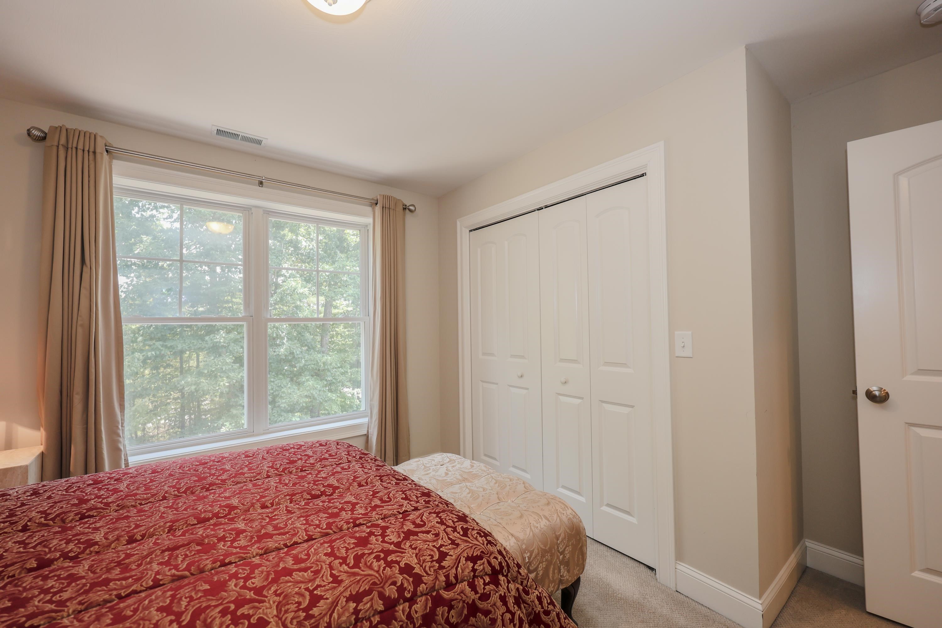 4 Manor Drive, Unit B Hooksett, NH 03106 - Photo 11 of 38