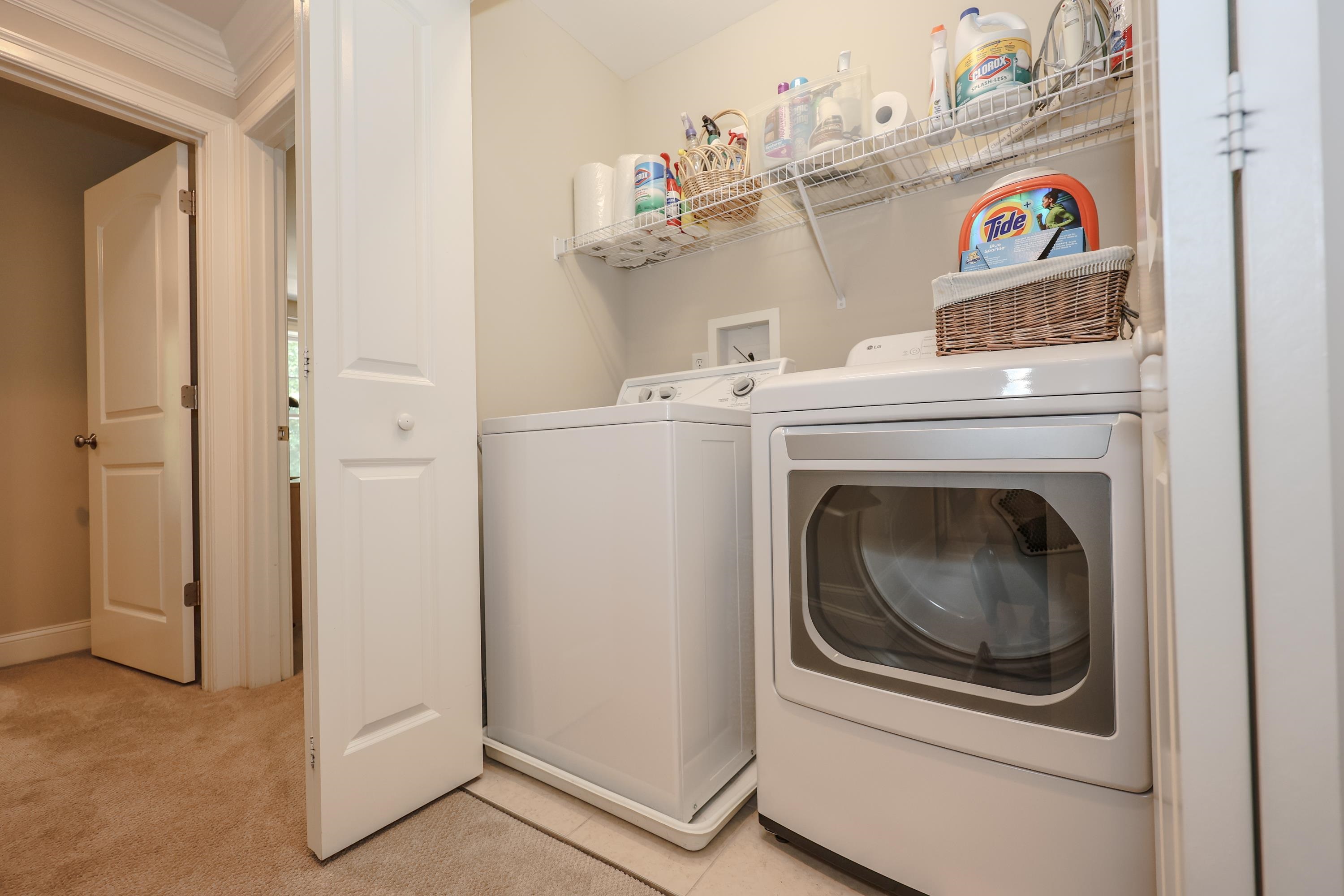 4 Manor Drive, Unit B Hooksett, NH 03106 - Photo 17 of 38