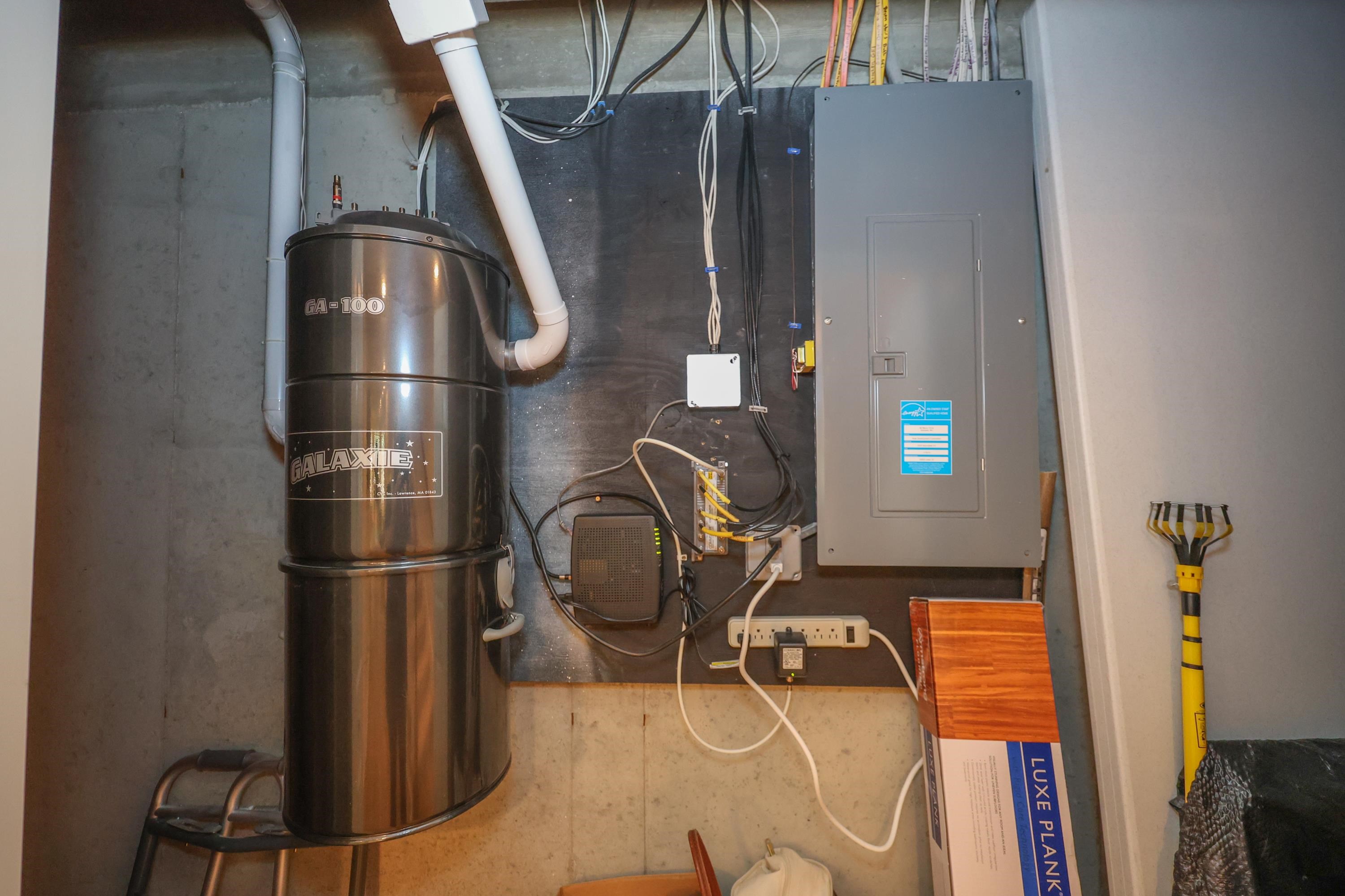 4 Manor Drive, Unit B Hooksett, NH 03106 - Photo 21 of 38