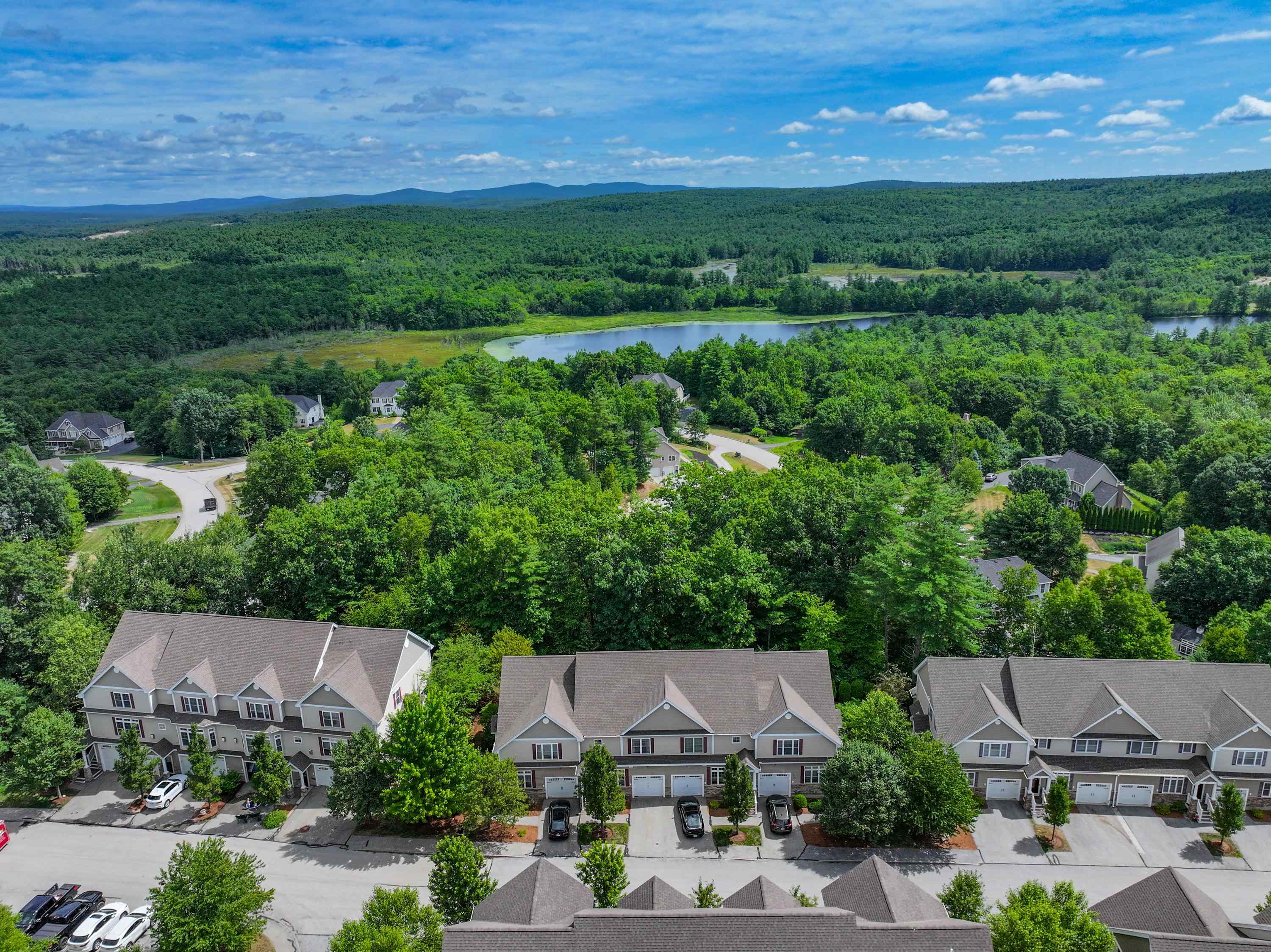 4 Manor Drive, Unit B Hooksett, NH 03106 - Photo 24 of 38