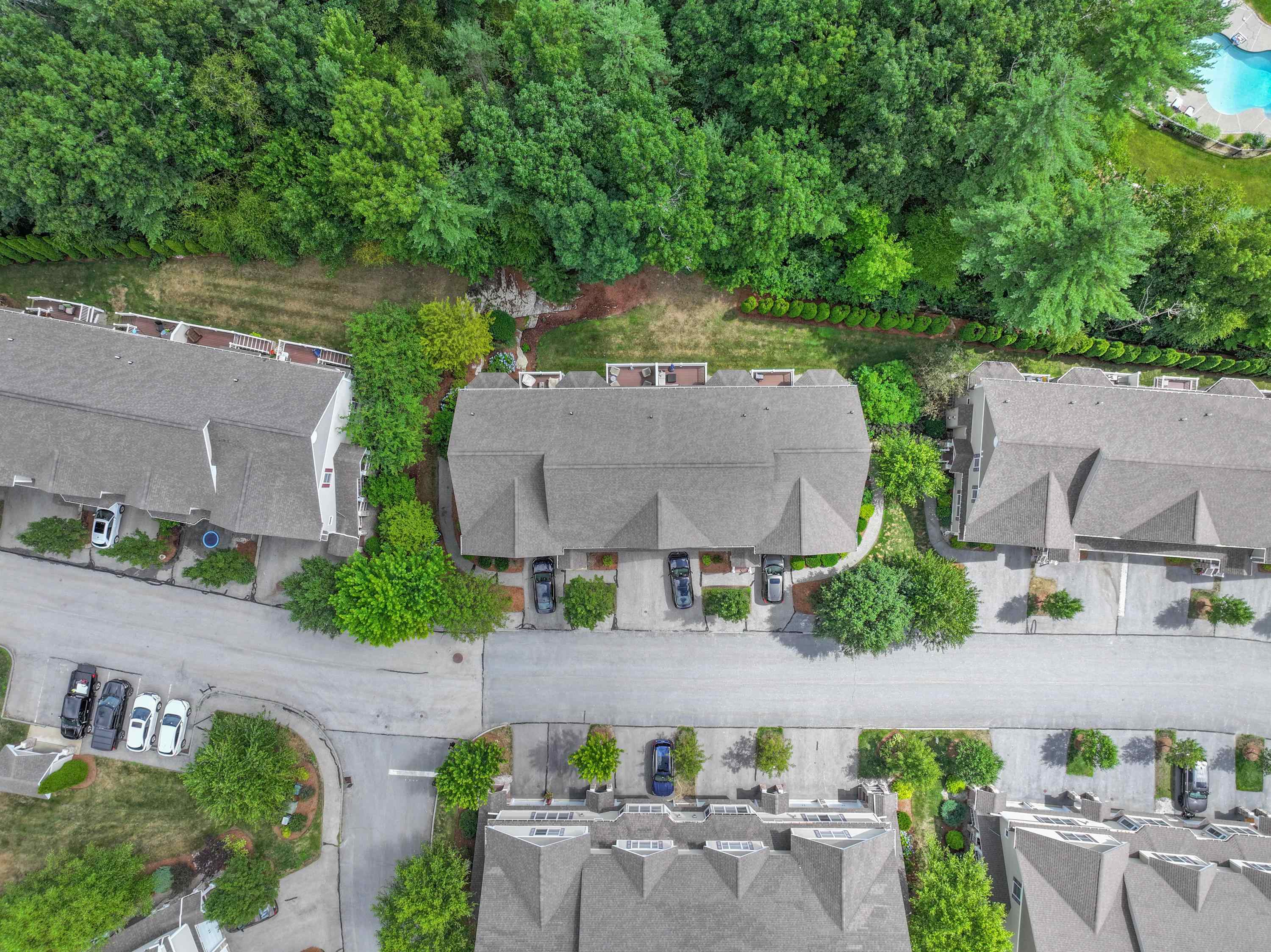 4 Manor Drive, Unit B Hooksett, NH 03106 - Photo 25 of 38