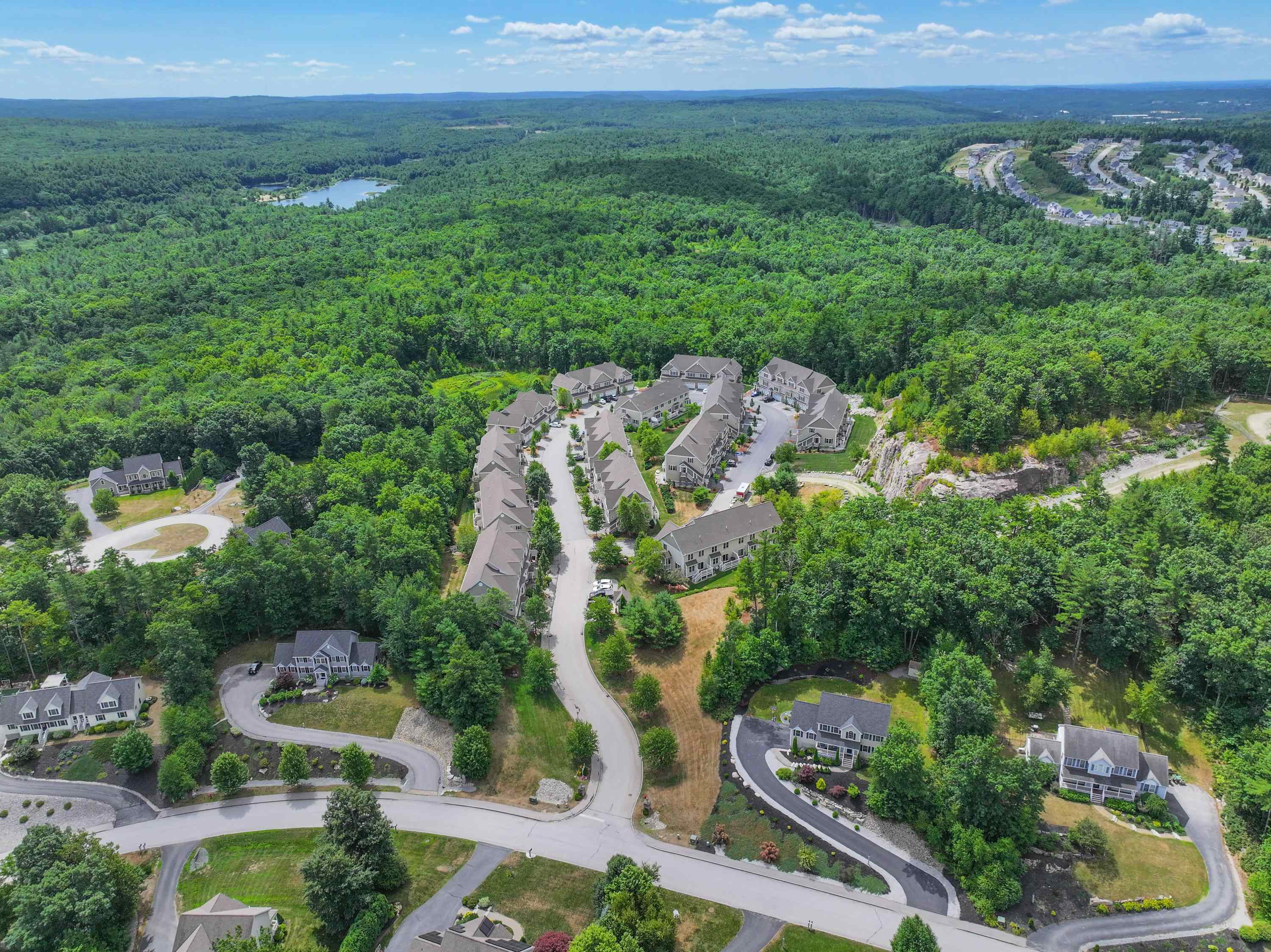 4 Manor Drive, Unit B Hooksett, NH 03106 - Photo 26 of 38