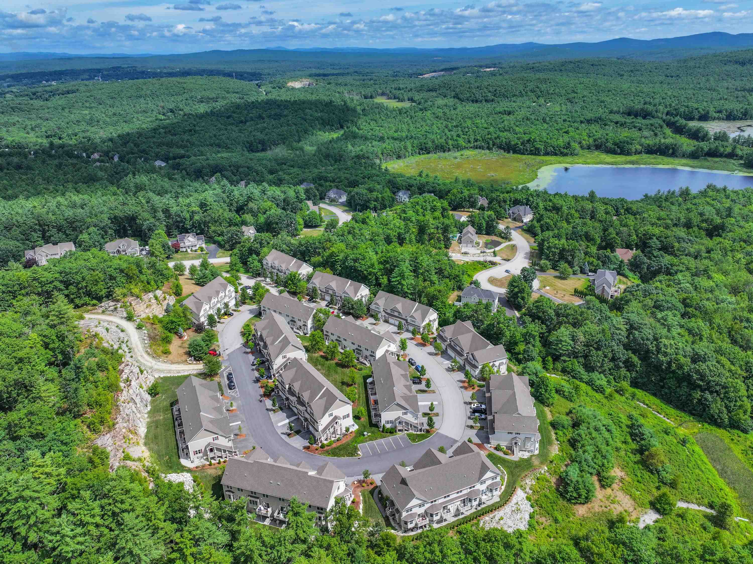 4 Manor Drive, Unit B Hooksett, NH 03106 - Photo 28 of 38