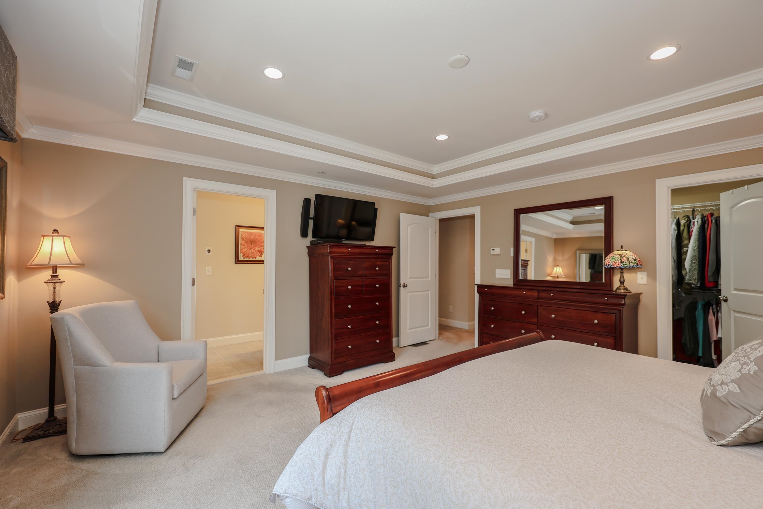 4 Manor Drive, Unit B Hooksett, NH 03106 - Photo 8 of 38