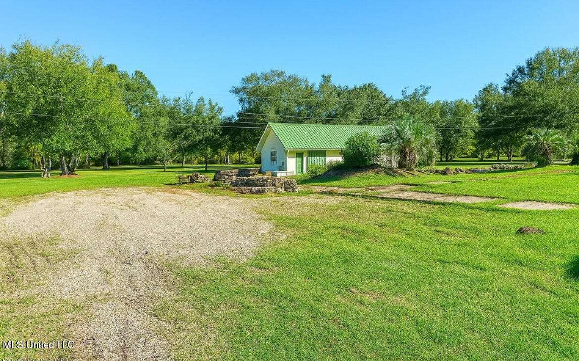 119 Ceasar Road Picayune, MS 39466 - Photo 9 of 25 IMG_3642