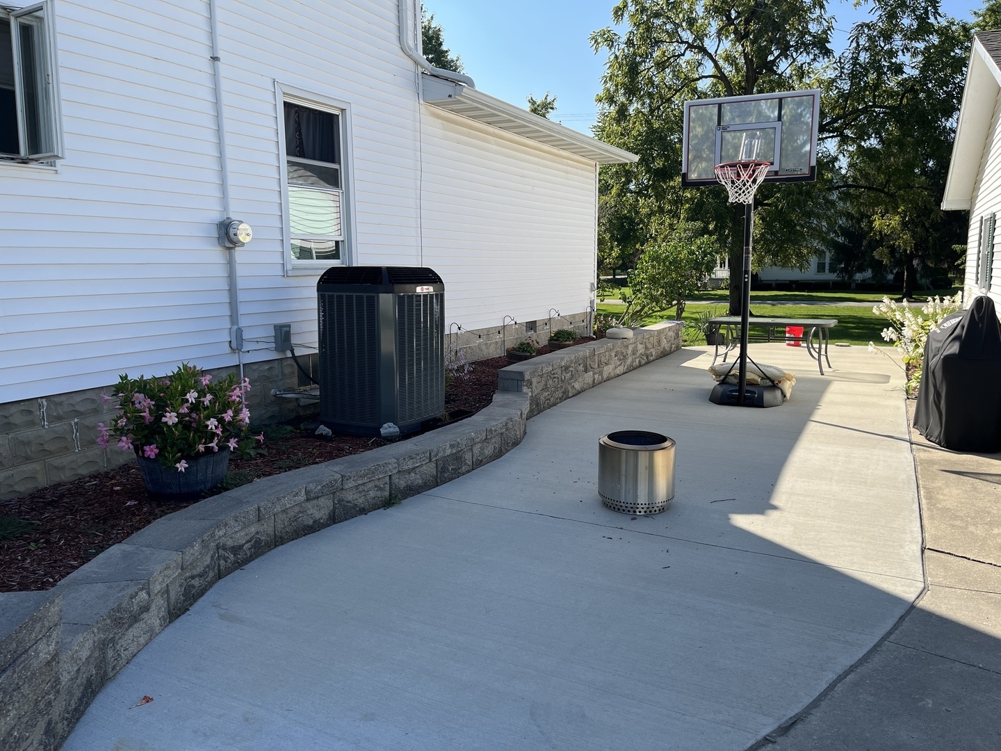 310 North Main Street Rankin, IL 60960 - Photo 14 of 17 a view of a terrace with garden