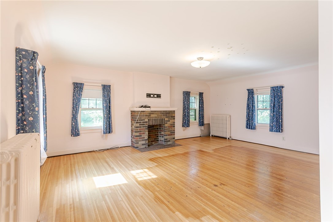 581 Claybourne Road Brighton, NY 14618 - Photo 20 of 40 Owners ensuite bedroom