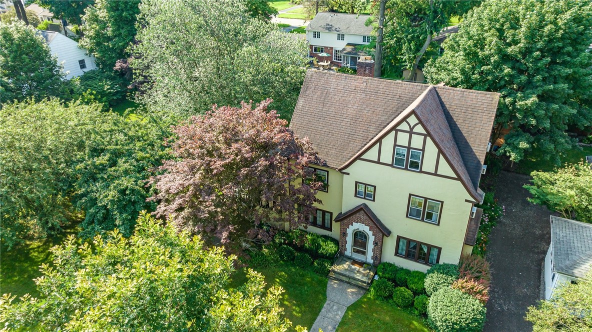 581 Claybourne Road Brighton, NY 14618 - Photo 3 of 40