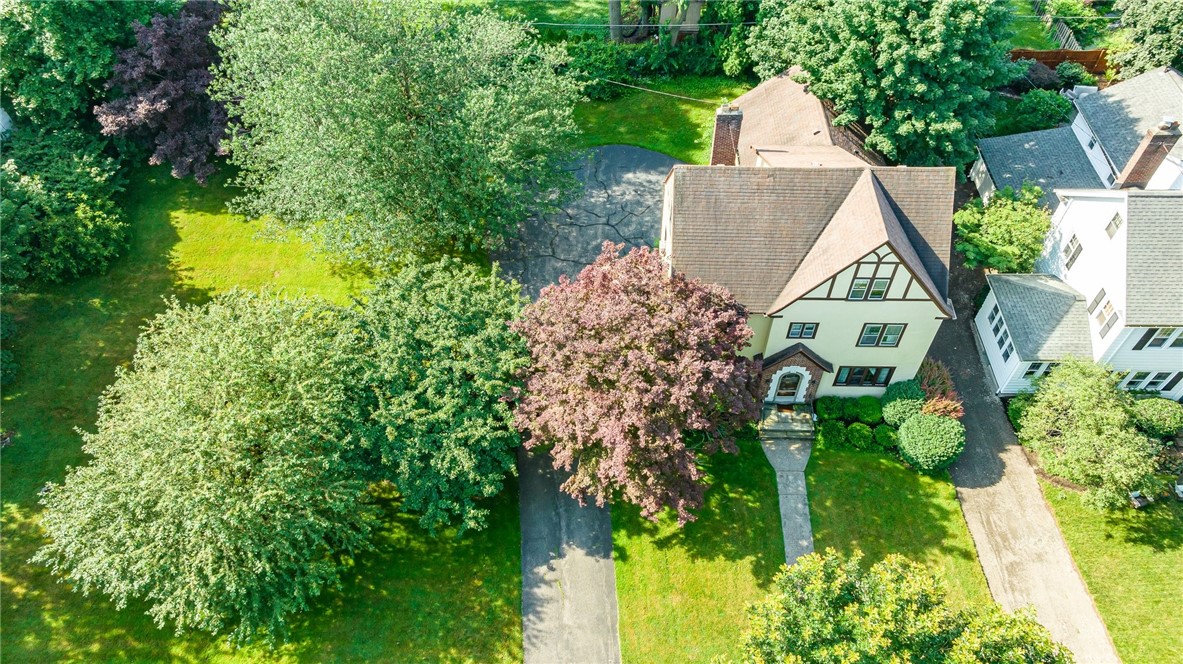 581 Claybourne Road Brighton, NY 14618 - Photo 4 of 40