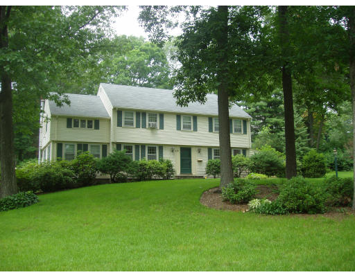 4 Yarmouth Road Wellesley, MA 02481 - Photo 1 of 3 Gallery Image 1