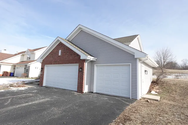 $2,395 | 2140 Maxine Lane, Rockford, IL 61102