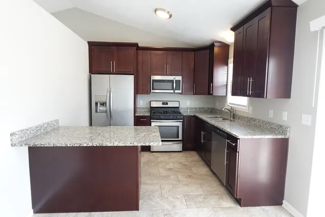 $2,395 | 2140 Maxine Lane, Rockford, IL 61102