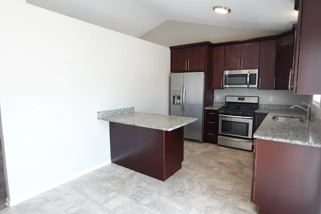 $2,395 | 2140 Maxine Lane, Rockford, IL 61102