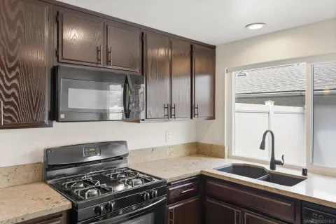 $635,000 | 670 Kumquat Way, Oceanside, CA 92058