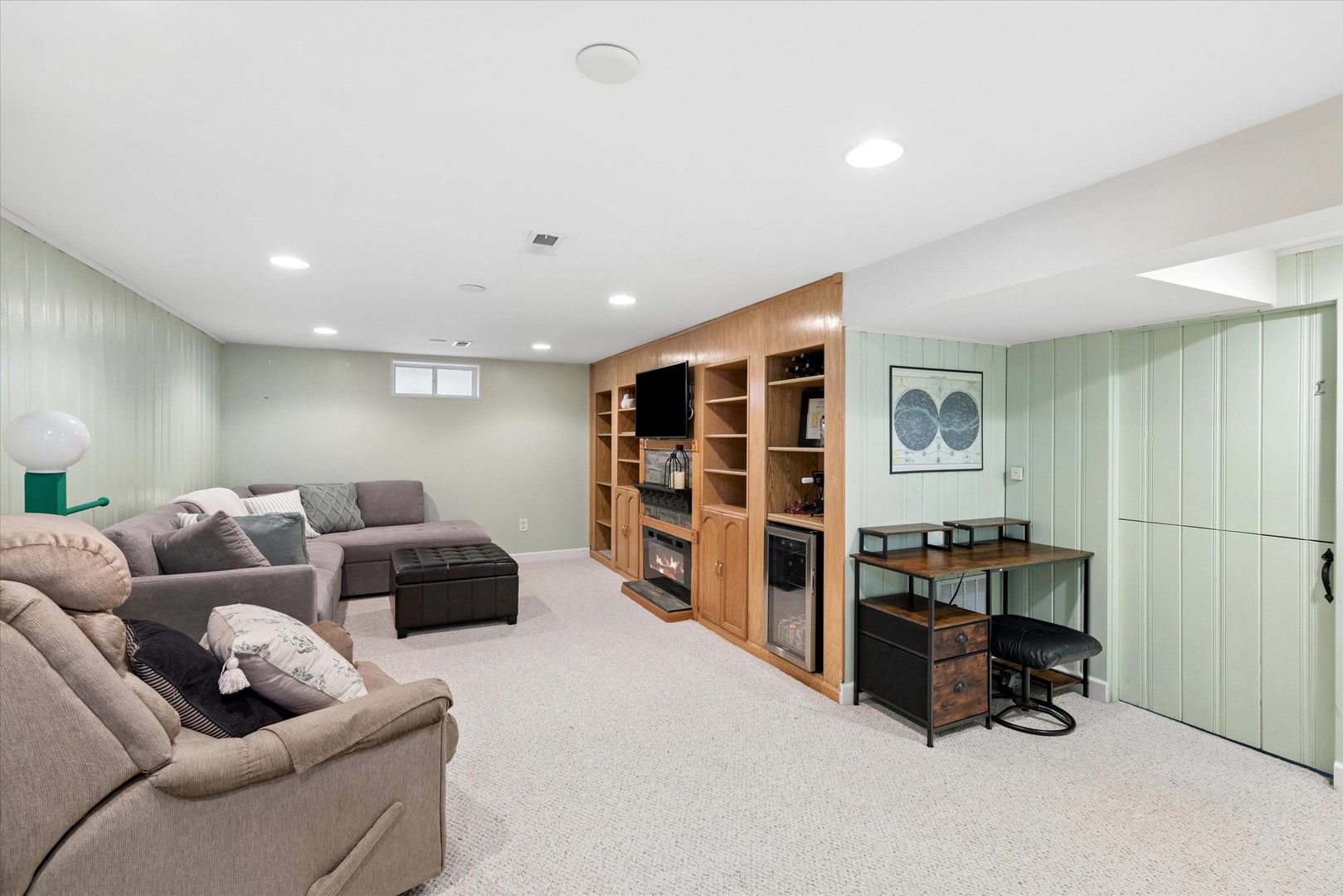 842 Forest Road La Grange Park, IL 60526 - Photo 15 of 21 a livingroom with furniture and white walls