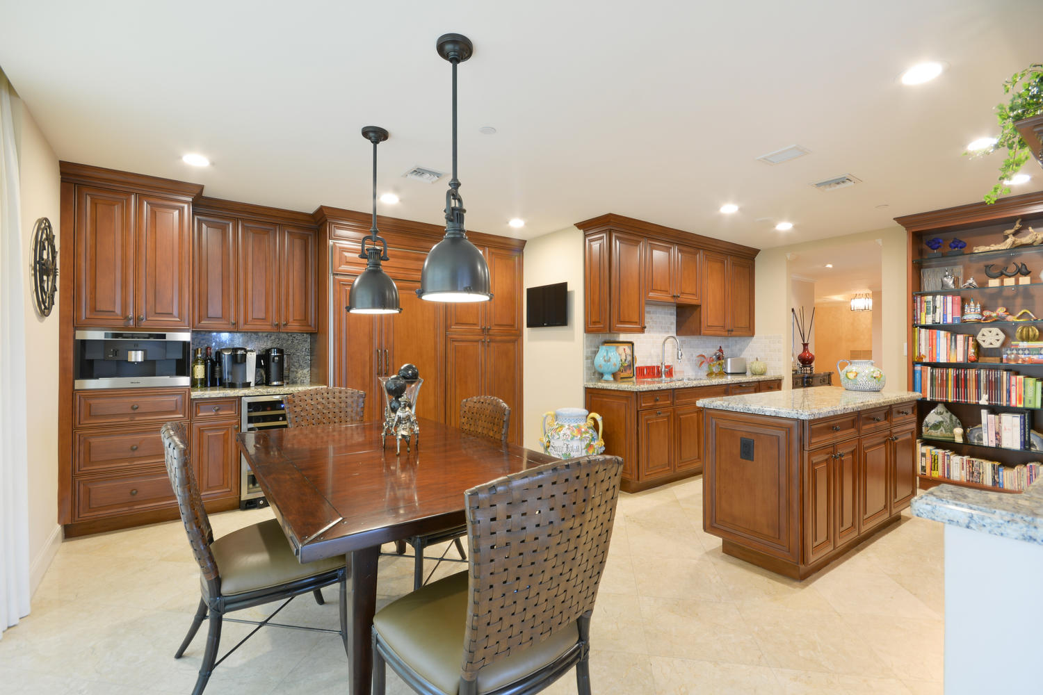 200 East Palmetto Park Road, Unit 616 Boca Raton, FL 33432 - Photo 7 of 34 Gourmet Kitchen
