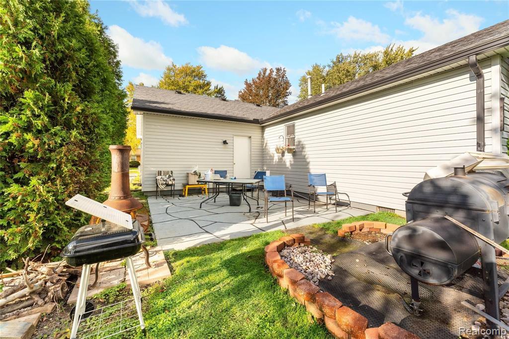 30459 South Gibraltar Road Gibraltar, MI 48173 - Photo 22 of 25