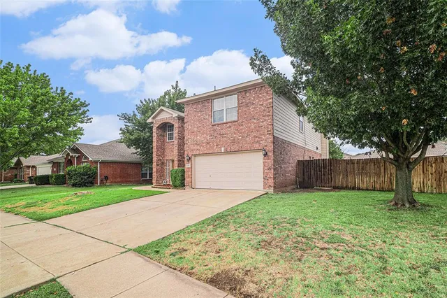 $398,950 | 9600 Fox Hill Drive, Fort Worth, TX 76131